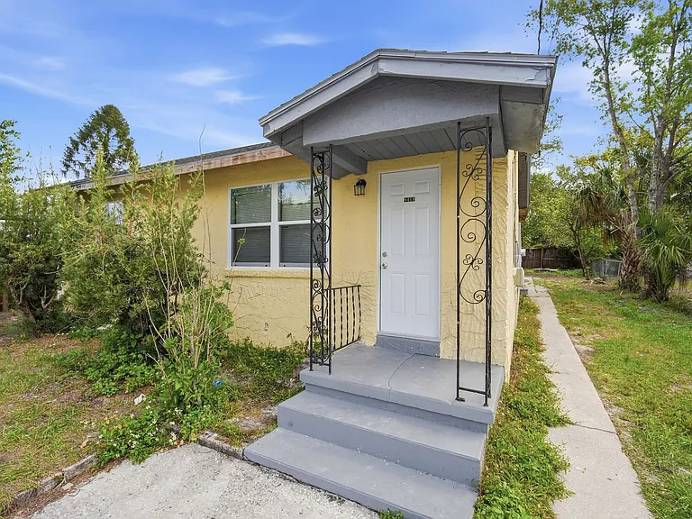 8419 N Semmes St — Photo 3