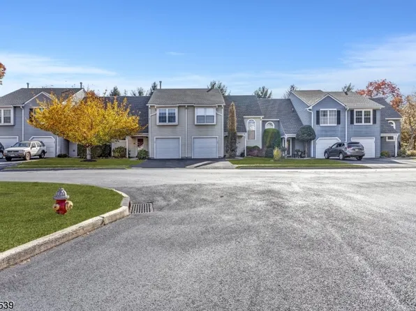 288 Michael J Smith Ct, Franklin Twp., NJ 08873