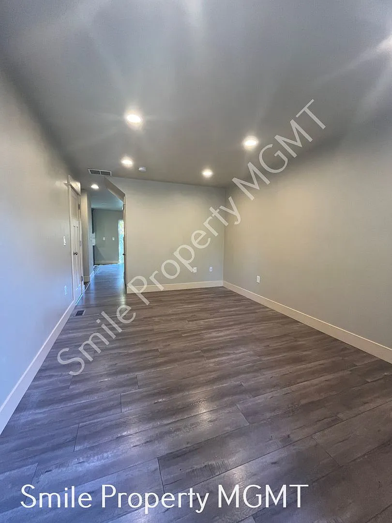 single house — Photo 2