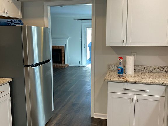 5th image of 916 Poquoson Cir