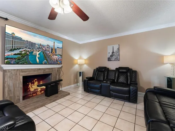 2617 Castlewood Dr, Las Vegas, NV 89102