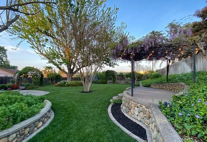1315 Daisy Ct — Photo 2