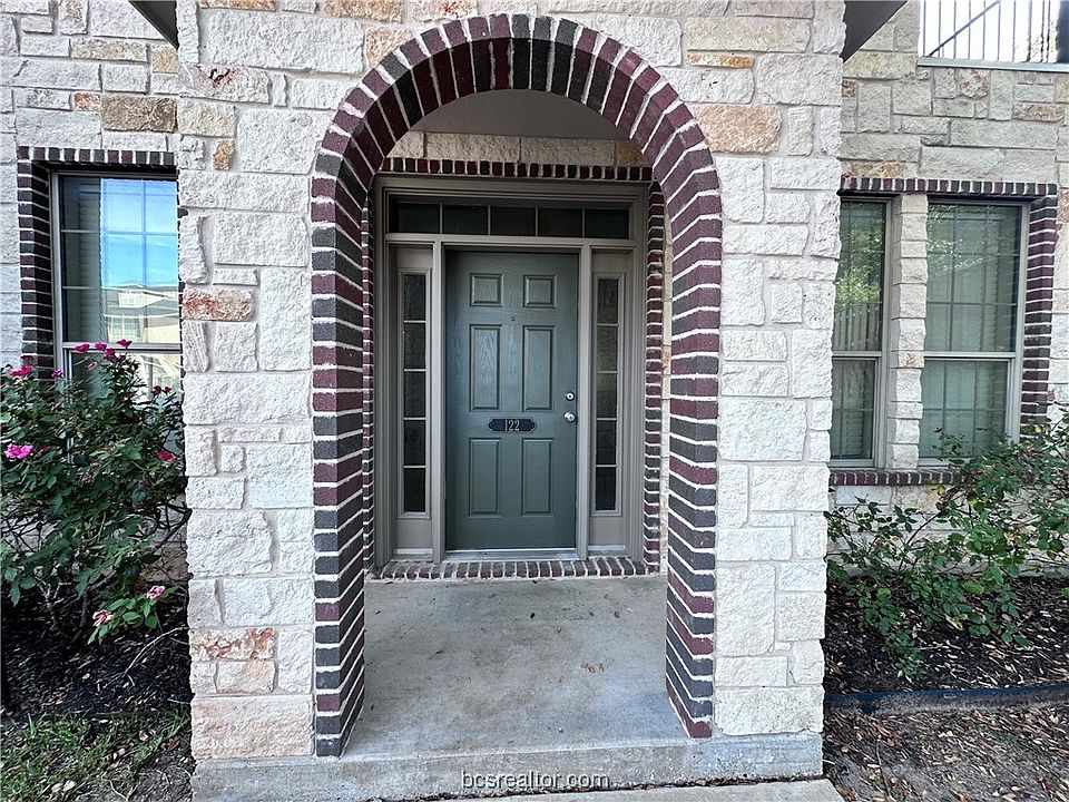 1st image of 122 Forest Dr