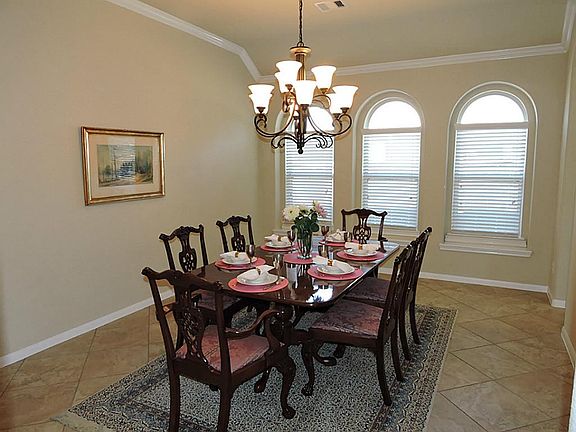 3rd image of 235 N Vershire Cir
