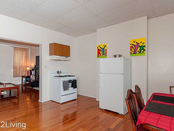 3rd image of 119 S 16th St #1