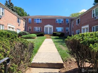 31 York Dr APT 3A, Edison, NJ 08817