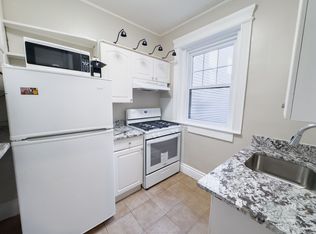 35 Queensberry St APT 17, Boston, MA 02215