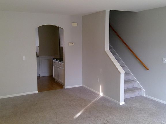 4th image of 622 E Market St Unit 102