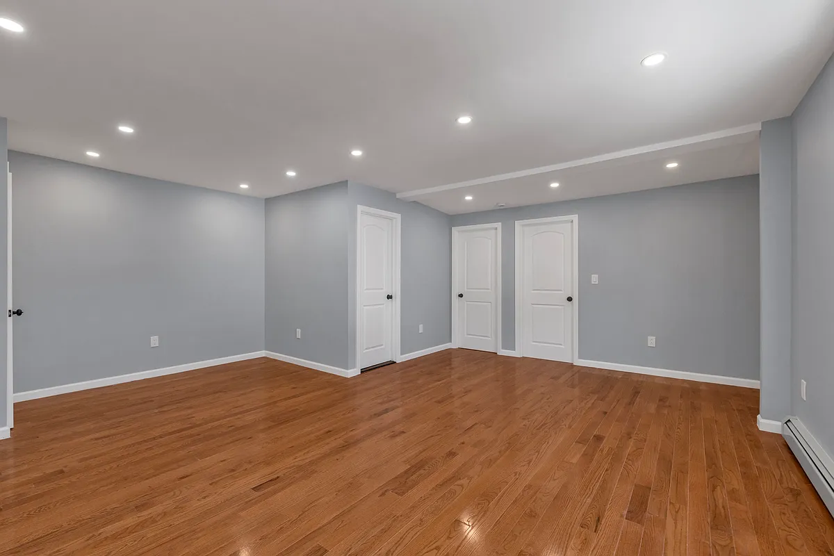 Building Photo - 121-57 133rd St #2