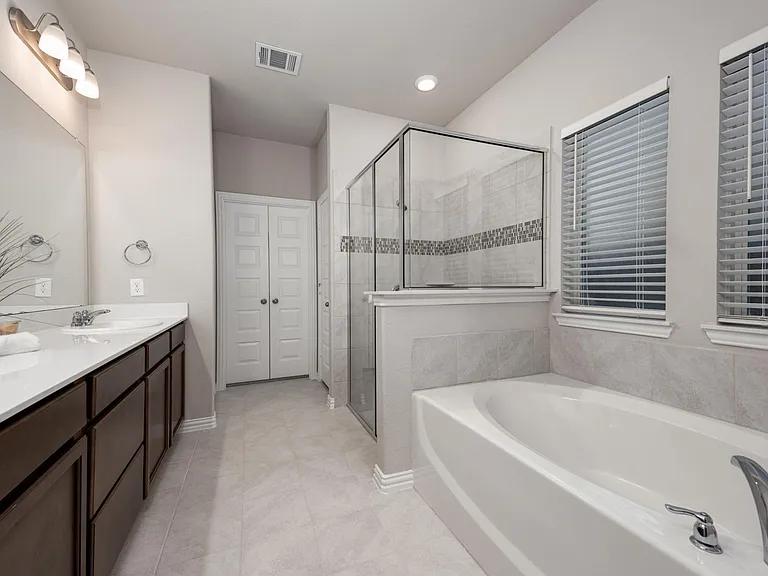 1237 Milfoil Dr — Photo 19