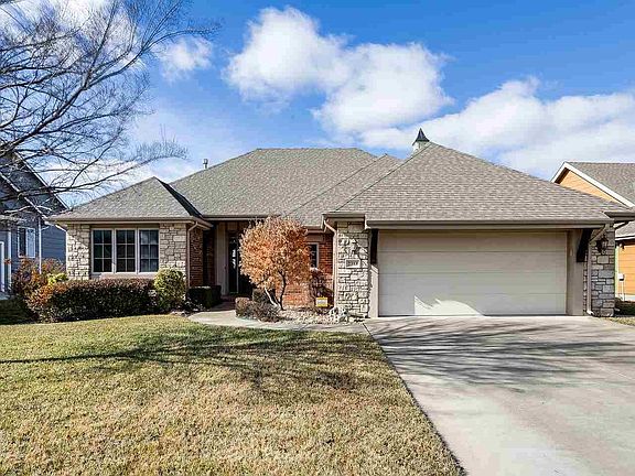 2nd image of 2313 N Sawgrass Cir