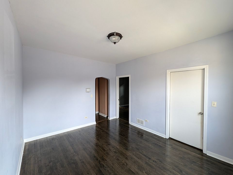 1st image of 3639 N Cicero Ave #1