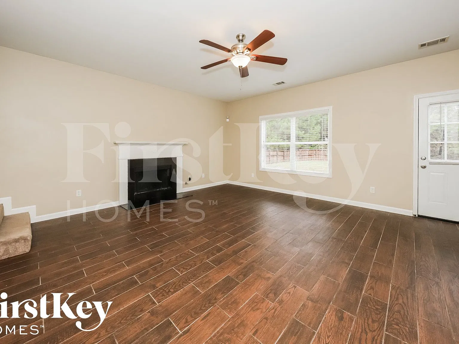 5 bed, 4.0 bath, 3425 sqft, $3,145 — Photo 3