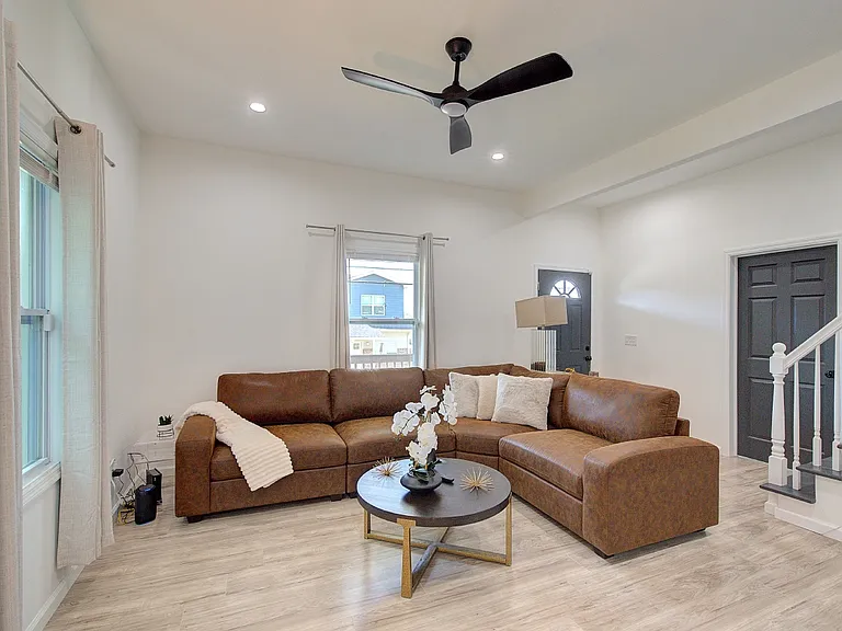 534 Wofford St — Photo 5