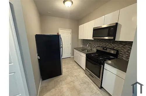 302 Halsted St Photo 1
