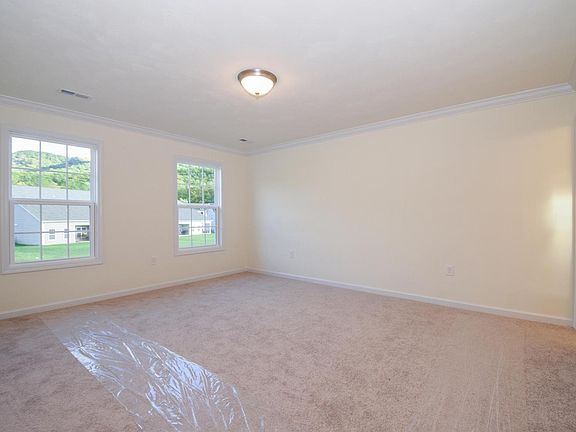 5th image of 1046 Forest Edge Dr