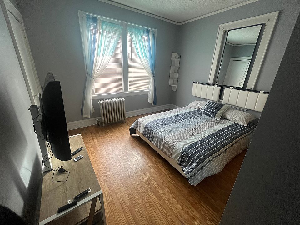 2nd image of 413 N 12th St #1R