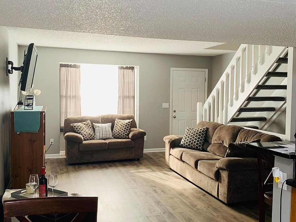 1st image of 4924 Singleton Dr #6B