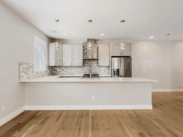 758 S Leyden St — Photo 8