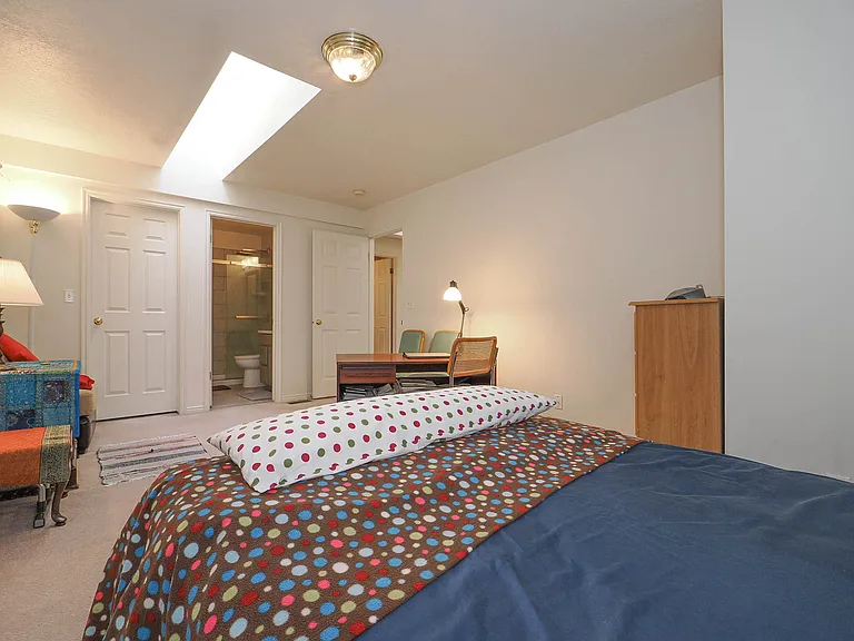 274 E Millpoint Pl — Photo 11