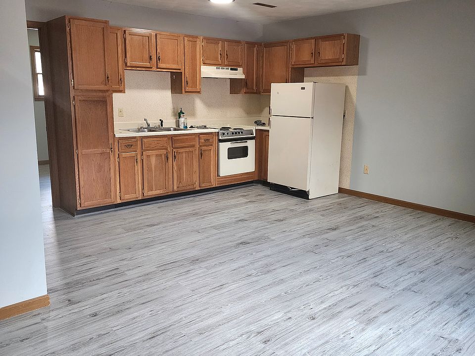 1st image of 907 S Mill St