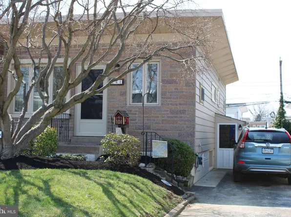 241 Acres Dr, Ridley Park, PA 19078
