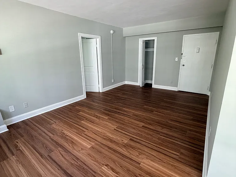 Chevy Chase Tower — Photo 12