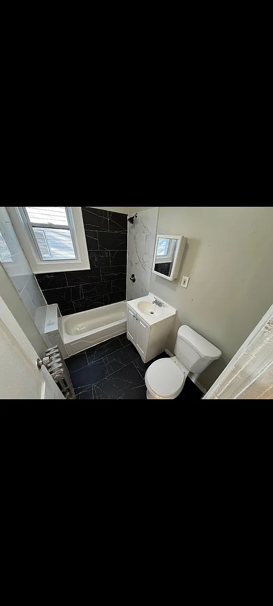 Building Photo - 161 Sunset Ave #2L