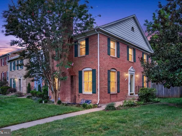 7026 Leebrad St, Springfield, VA 22151