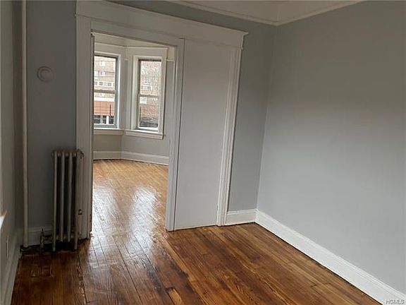 3rd image of 41 Hawthorne Ave