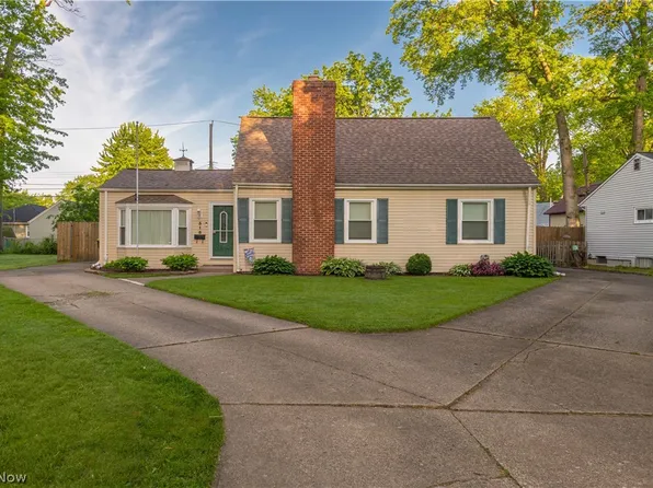 318 Bellaire Rd, Avon Lake, OH 44012