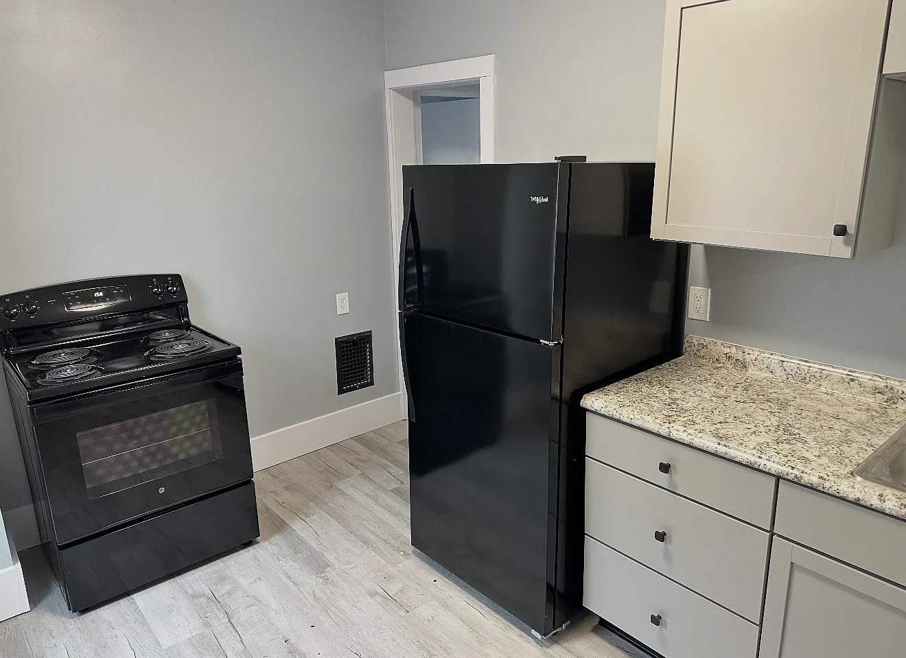 2 bed, $1,000 — Photo 3