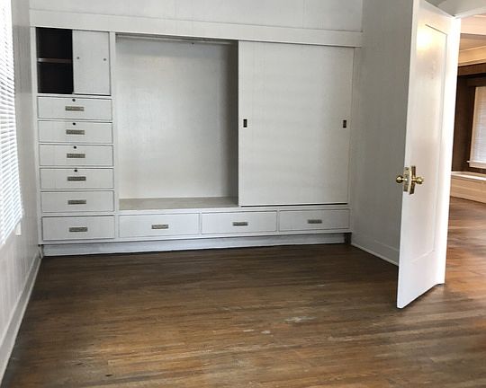 4th image of 1719 Beloit Ave