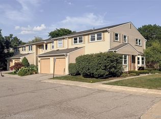 1520 Brentwood Dr, Troy, MI 48098
