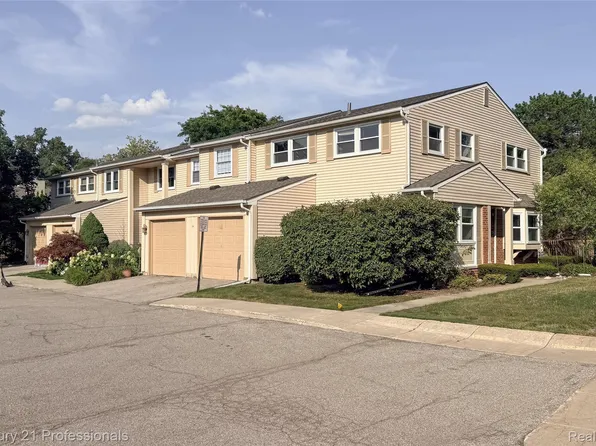 1520 Brentwood Dr, Troy, MI 48098