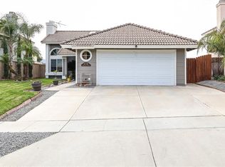416 Yosemite Cir, Corona, CA 92879