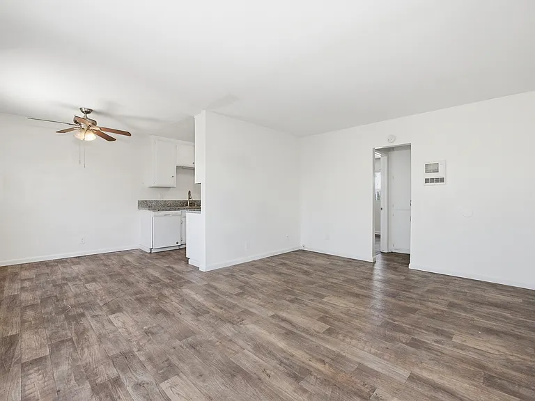 635 Emory St #8 — Photo 5