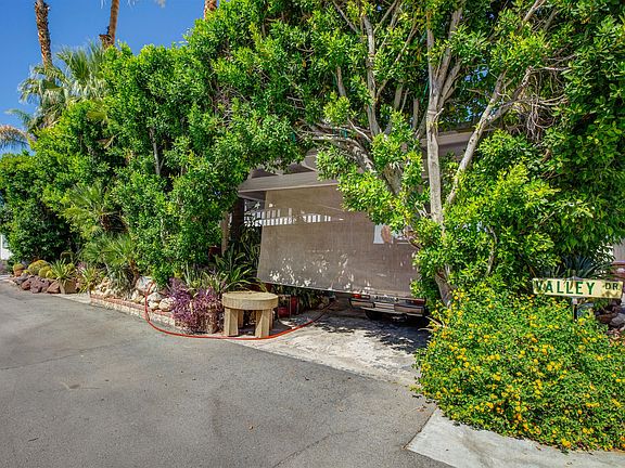 3rd image of 120 Valley View Ct