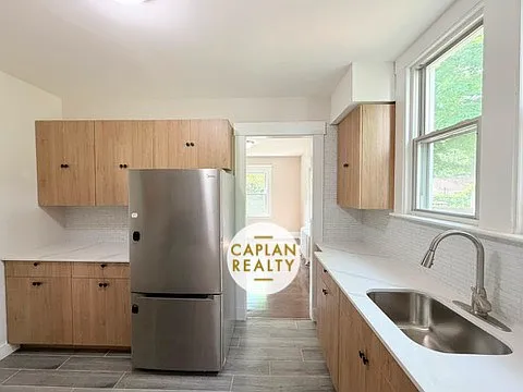 150 Crescent St — Photo 10