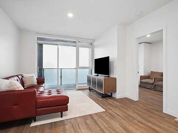 5th image of 10448 University Dr #3609