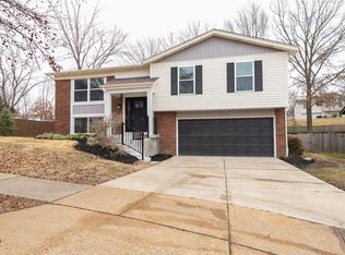 920 Bellestri Dr, Ballwin, MO