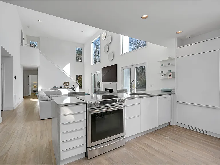 9 Todd Dr — Photo 5