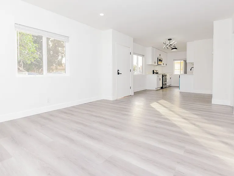 Pullman Lane Residences — Photo 4
