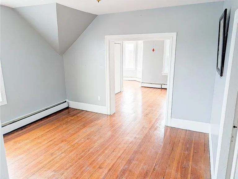 53 Bancroft St #3 — Photo 5