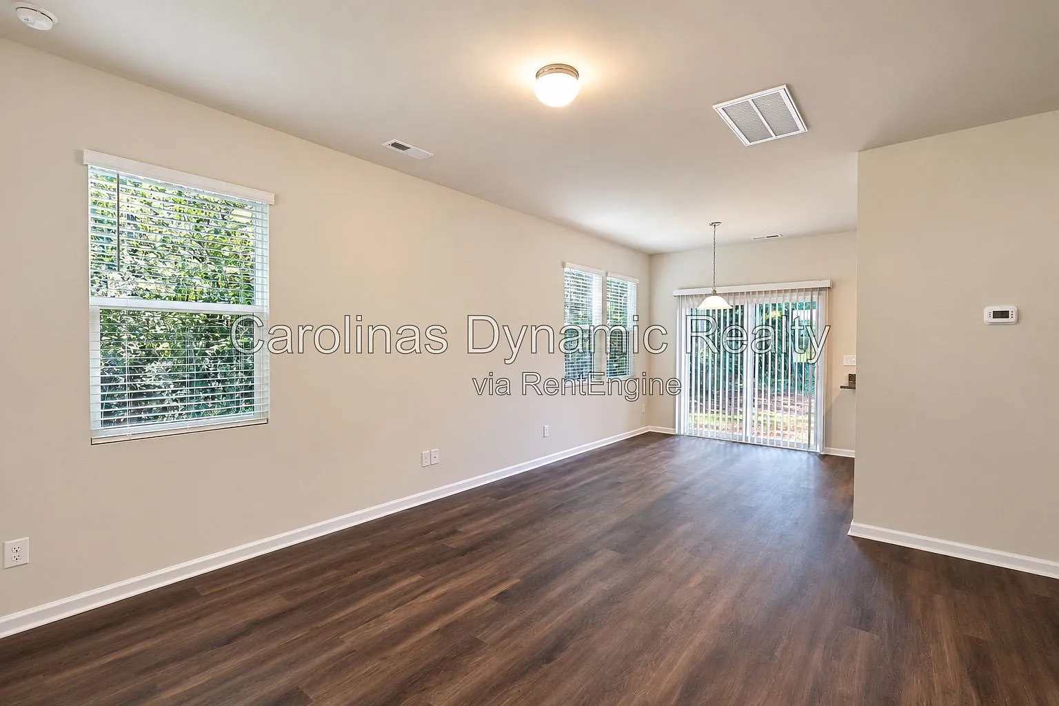 4 bed, 2.5 bath, 1738 sqft, $2,200 — Photo 3
