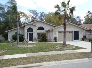 18650 White Pine Cir, Hudson, FL 34667