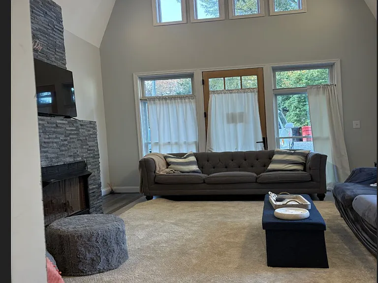 210 Armour St — Photo 2