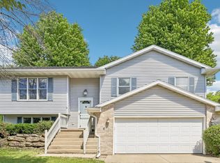 6 Weir Cir, Madison, WI 53719