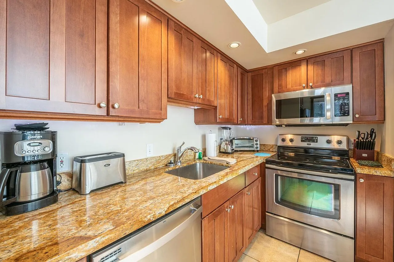 4 bed, 1700 sqft, $4,385 — Photo 3