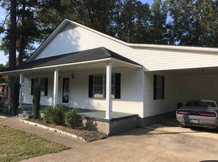 1391 W Market St, Bolivar, TN 38008